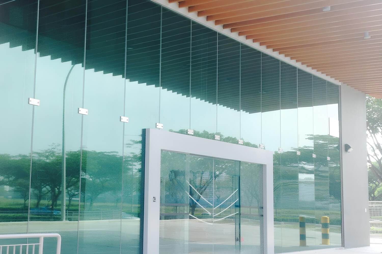 Heat Blocking Window Film For Office Commercial Buildings